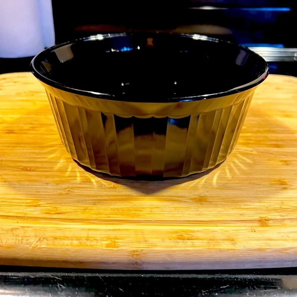Corning Ware 1.6L French Black Round F-5-B Casserole Baking Dish Ribbed no lid